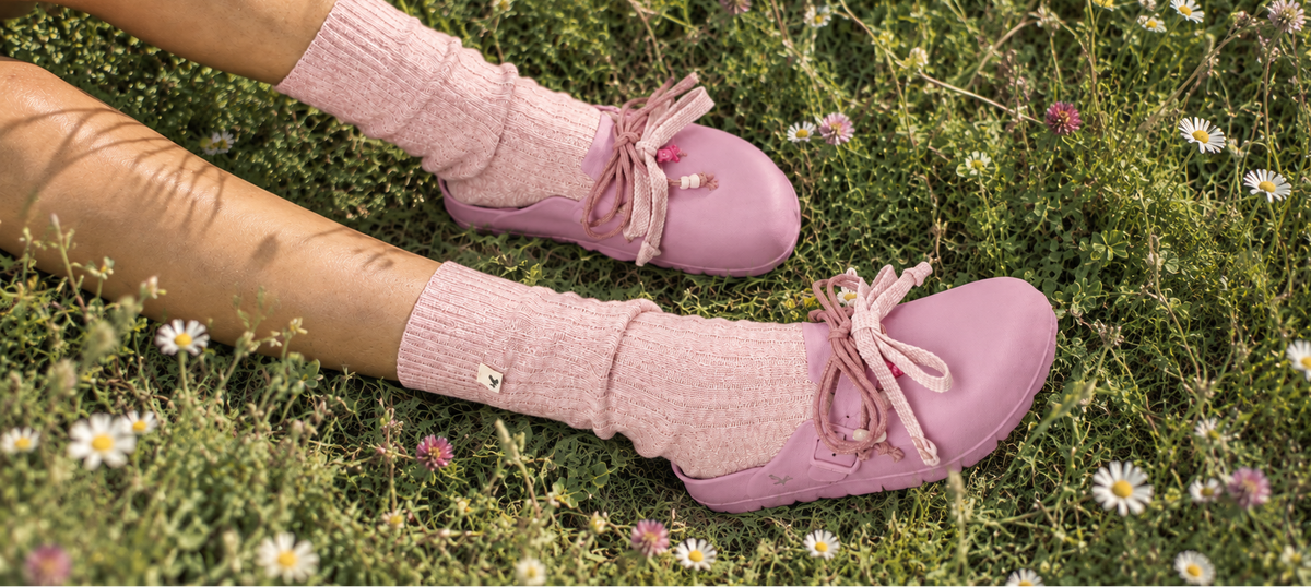 Zuecos rosas con cordones